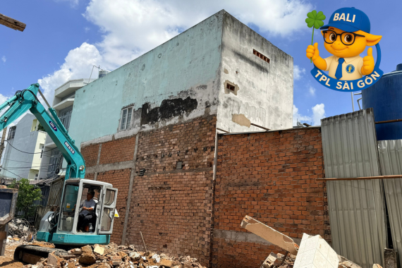 Nhà kế bên xây dựng gây hư hỏng nhà ở - Phải làm sao???